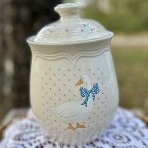 Aunt Rhody Canister Cookie Jar Tienshan Stoneware, Blue bow country goose!